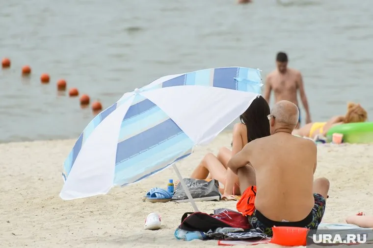 Зонтик поможет челябинцам спастись и от жары, и от града