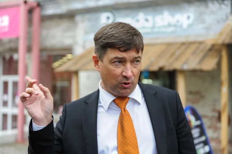 Реконструкция фасада дома на Ленина 61. Челябинск