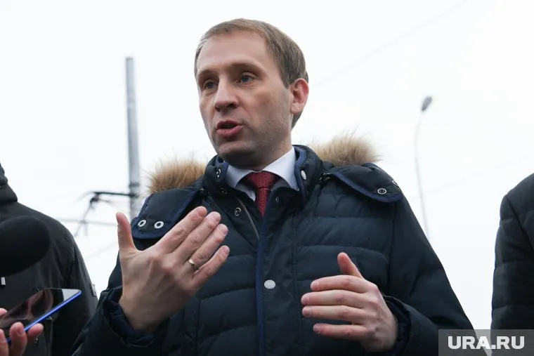 Козлов провел совещание с губернатором Куйвашевым по пожарам в регионе