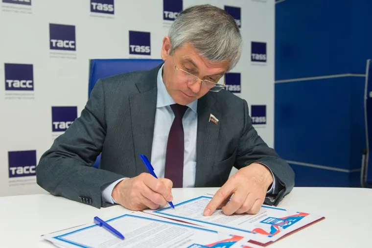 Пресс-конференция по праймериз ЕР в ТАСС. Екатеринбург, петров александр