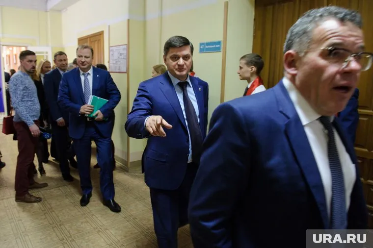 Екатеринбургские единороссы готовы отдать Ивану Квитке полномочия Владимира Тунгусова