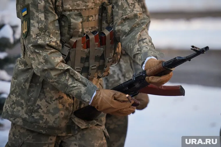 ВСУ рискуют вскоре потерять несколько территорий, заявил украинский военный эксперт Егор Фирсов