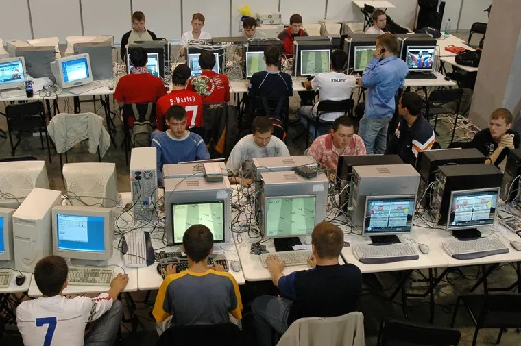 На тему хакерства. Архивные фото. Челябинск