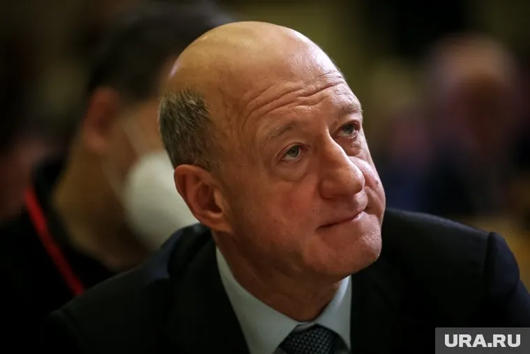 Алексей Бабаков считает, что нельзя лишать учеников контакта с преподавателем