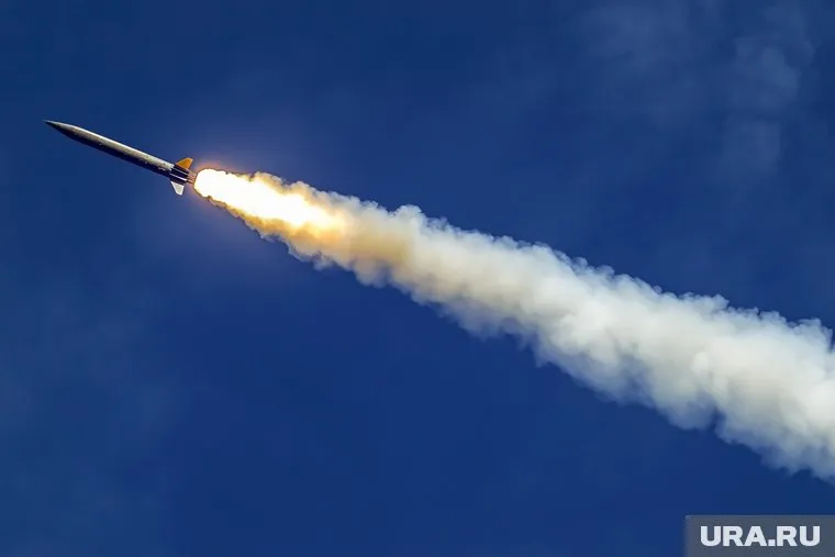 Ракета попала в здание в Тель-Авиве