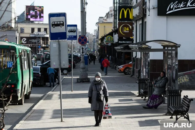 Режим самоизоляции может продлиться в России до полутора лет, считает Захар Лейкин