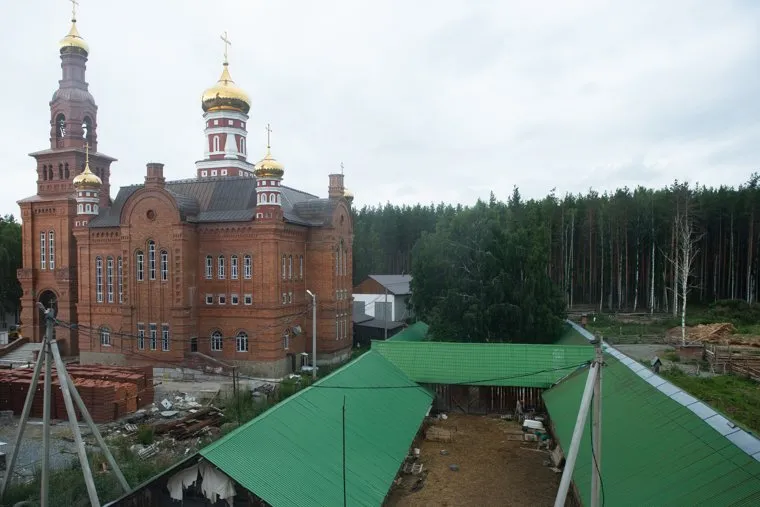 Среднеуральский женский монастырь в честь иконы Пресвятой Богородицы «Спорительница хлебов». Свердловская область, Среднеуральск