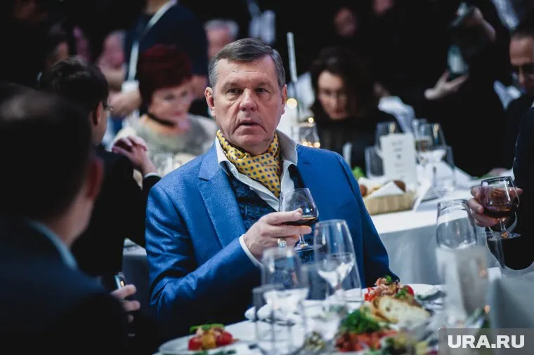 Александр Новиков призвал Соловьева позвонить губернатору и объясниться перед ним