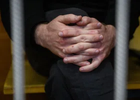 Суд арестовал сотрудников по делу «пыточных» рехабов в Егорьевске