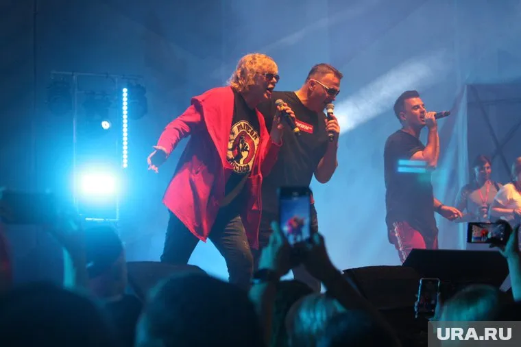 «Иванушки International» исполнили любимые хиты тюменцев