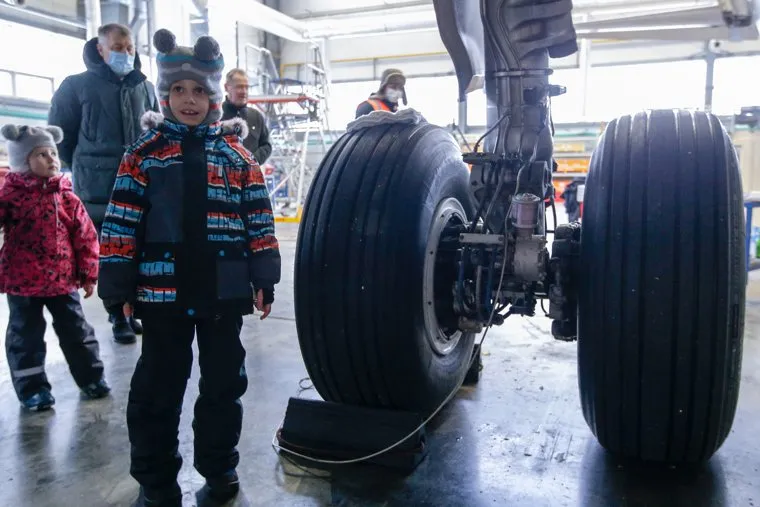 Елка желаний в Кольцово. Екатеринбург