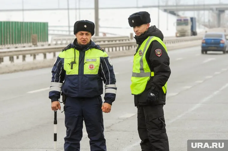Закон предусматривает водителям на летней резине штраф в 500 рублей