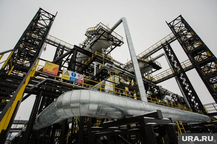Цены на американскую нефть упали на 8%