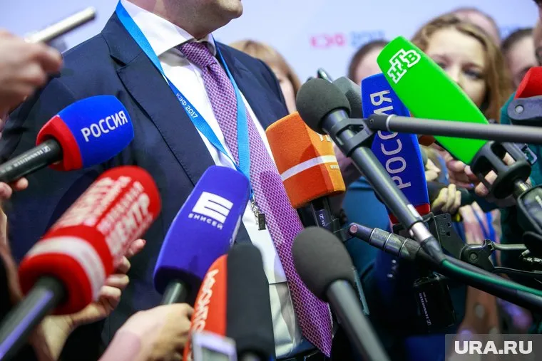 Журналистов могут обязать получать согласие знаменитости, о которой они пишут