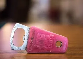 Акция URA.RU по борьбе с незаконной торговлей алкоголем захватывает Урал