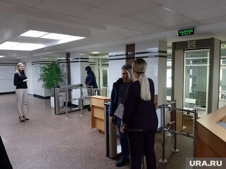 Правда для этого нужно прийти на работу с температурой