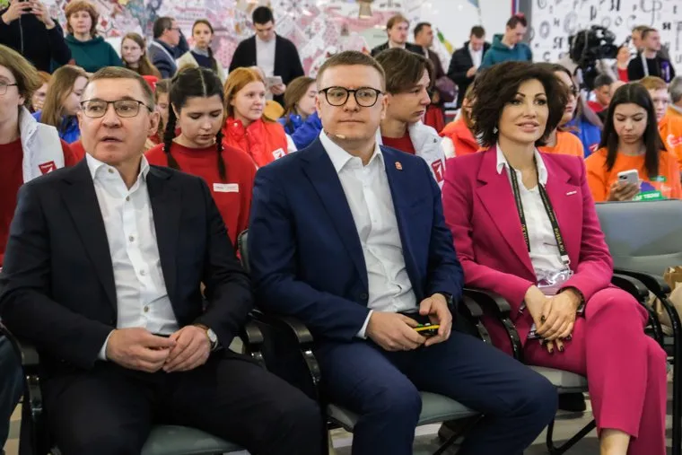 Алексей Текслер и Владимир Якушев на выставке "Россия" на ВДНХ. Москва