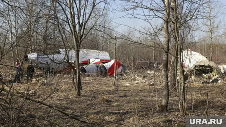 В результате крушения самолета под Смоленском погибли 96 человек