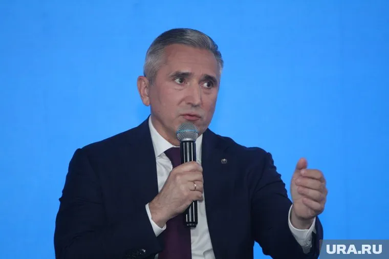 Губернатор Тюменской области Александр Моор встретился с участниками молодежного форума «УТРО»