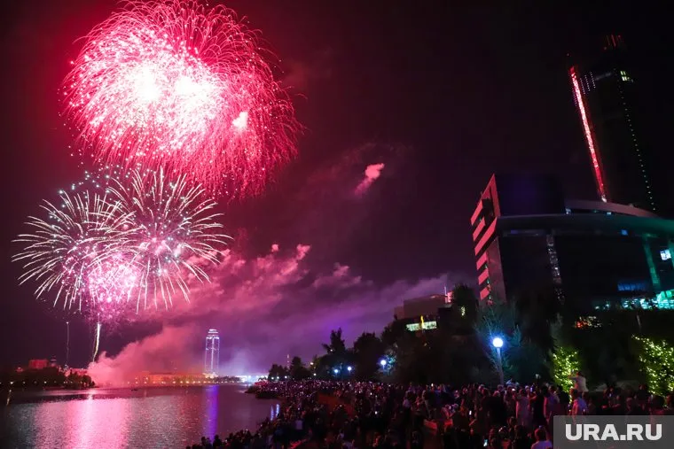 Салют запустят над акваторией городского пруда