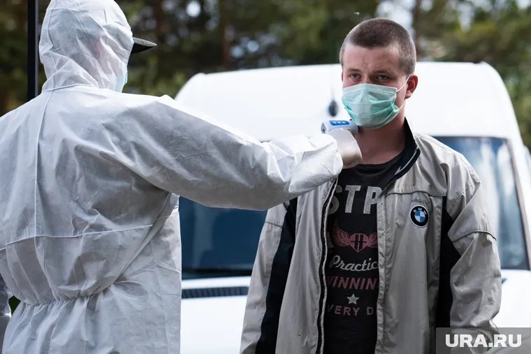 Врач оценил перспективы развития коронавируса в России в 2021 году