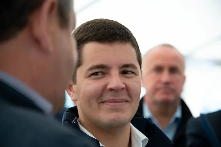 Артюхов и Моор посетили Надым, улыбка, артюхов дмитрий