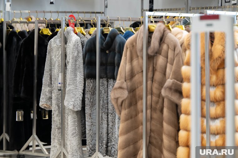 В Челябинске накануне зимы подорожали шубы, пуховики и дубленки