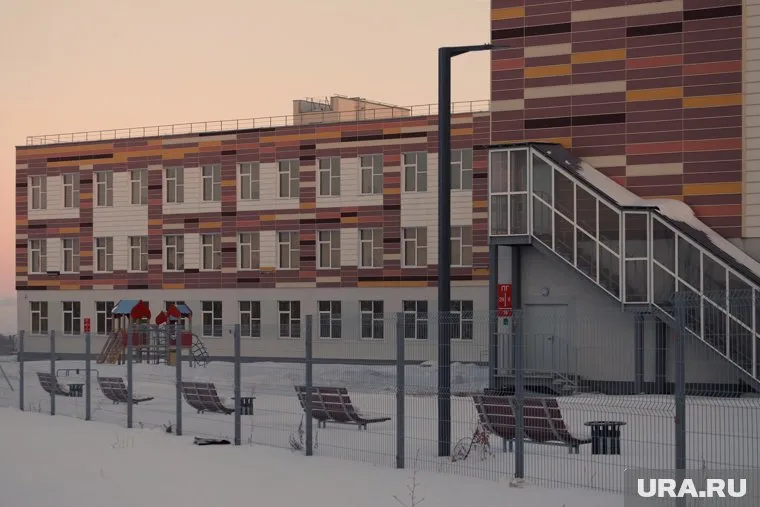 Деньги выделили на покупку школы, котельной и учебного оборудования