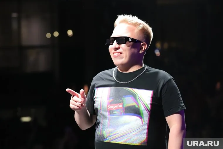 Витя АК-47 пока не говорит, когда выйдет клип с миллиардером