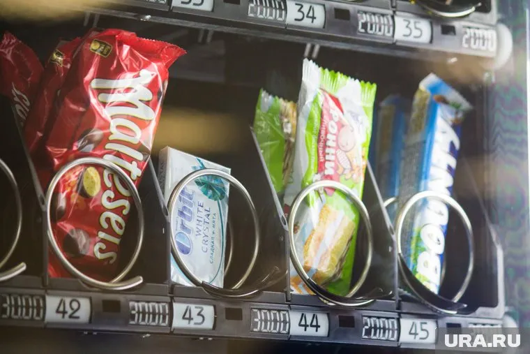 В школах продают продукты, запрещенные Роспотребнадзором
