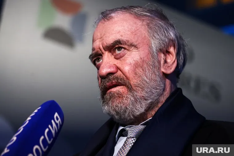 Валерий Гергиев со сцены пожертвовал миллион рублей семье Героя России