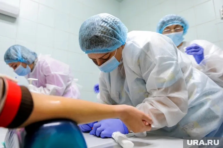 Петр Чумаков отметил, что часть людей не заболевает COVID-19 из-за особенностей иммунитета