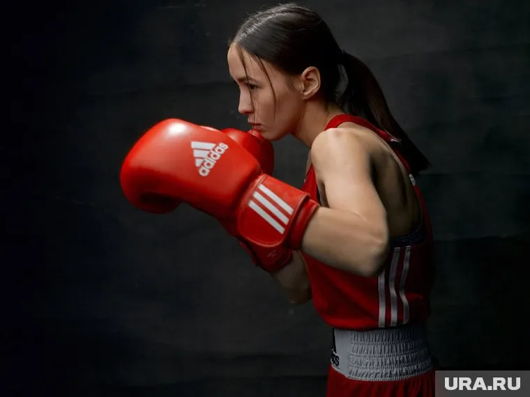 Дарья Салиндер из Нового Уренгоя победила в турнире по боксу «Знамя Победы»