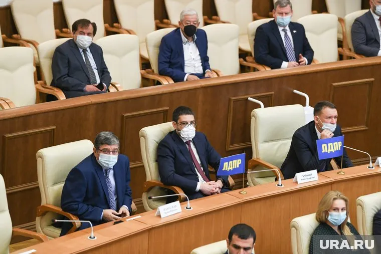 Первый депутат от ЛДПР вызвался возглавить партию