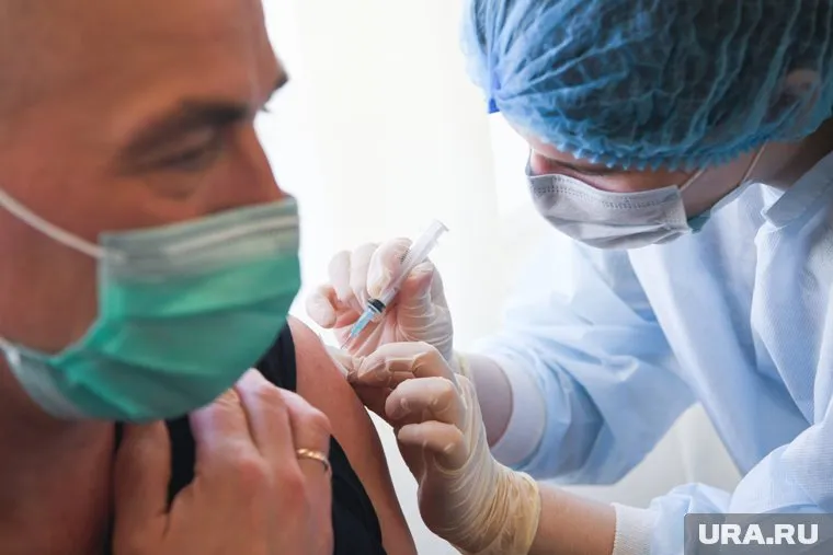 В Туве ввели обязательную вакцинацию для студентов и лиц старше 65 лет