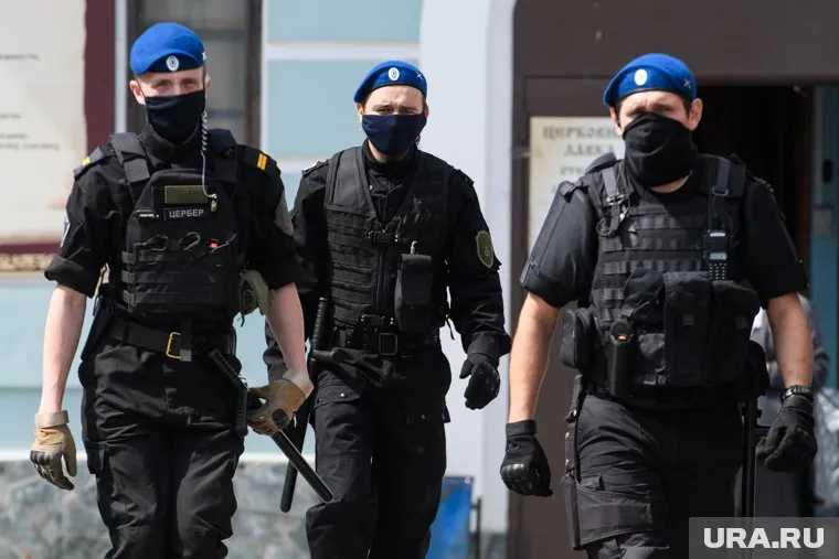 Во время конфликта в ход пошли резиновые дубинки