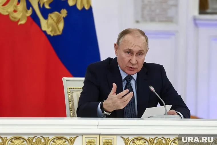 Разговор Владимира Путина и Такера Карлсона проходил лично, подчеркнул Дмитрий Песков