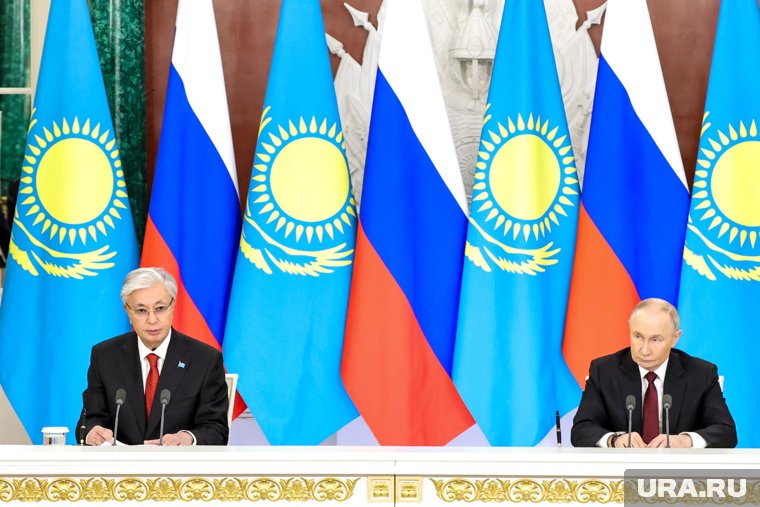 «Сосед от Бога»: как прошли переговоры Токаева с Путиным, которого глава Казахстана назвал мировым лидером