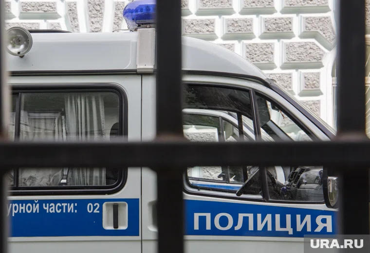 В ходе ссоры иностранец достал нож и ранил молодого человека