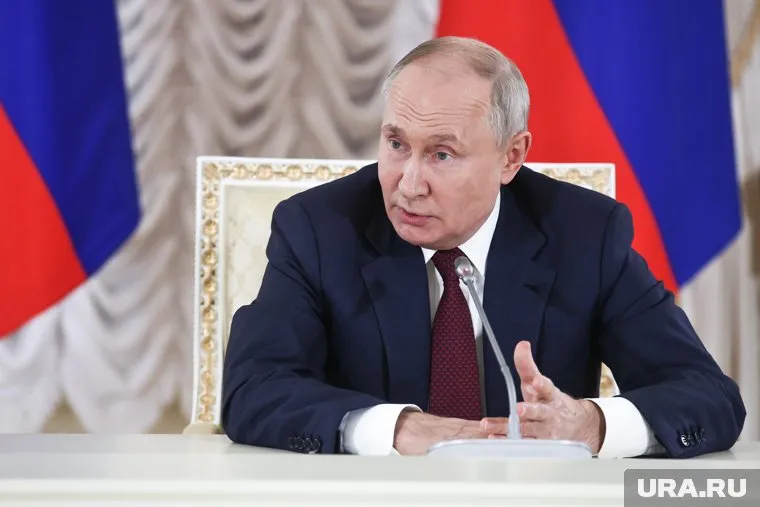 Путин поинтересовался из-за чего произошел рост цен более чем на 27% на мясо курицы