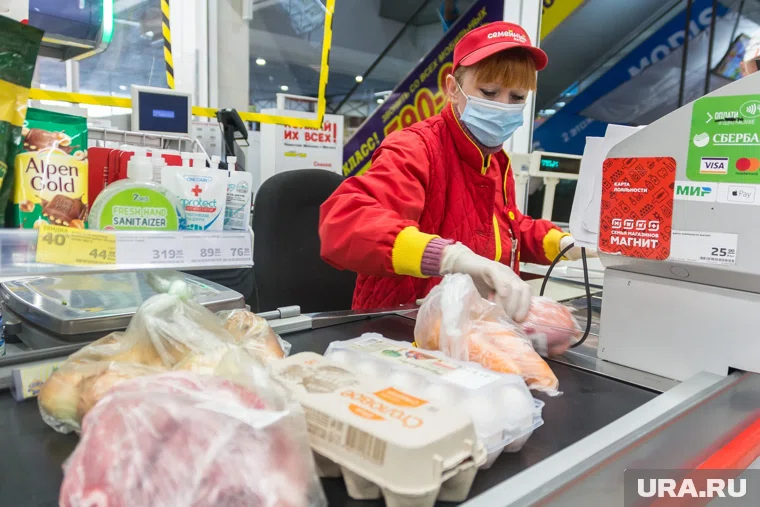 «Магнит» разберется с жалобами на бегающих тараканов в магазине Сургута