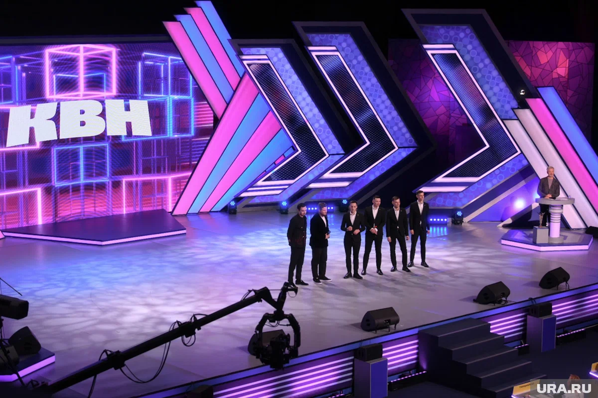 За выход в финал Северной лиги боролись 21 команда КВН