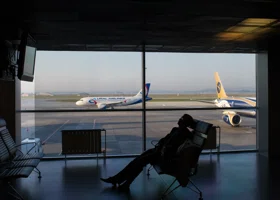 Что происходит с авиарейсами в России 6 ноября 2025: задержки и отмены, онлайн-табло