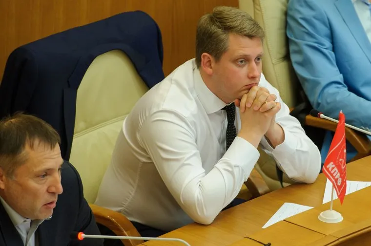 Заседание законодательного собрания Свердловской области перед уходом на летние каникулы. Екатеринбург, ивачев александр, вегнер вячеслав