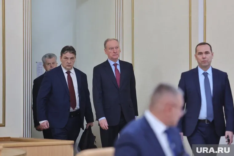 Николай Патрушев и Вадим Шумков обсудили вопросы социально-экономической ситуации и поддержку участников СВО и их семей