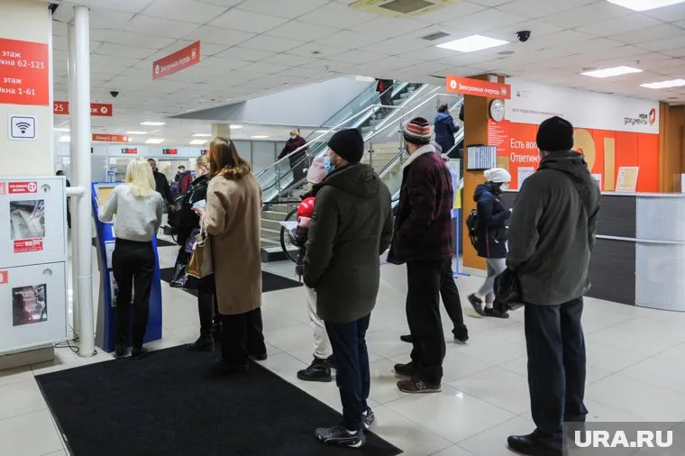 Стояние в очередях грозит россиянам, не сдавшим биометрию