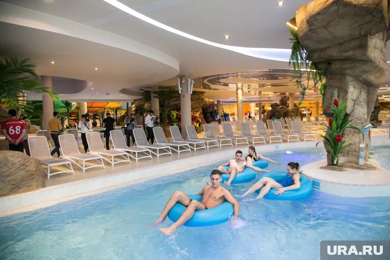 Без QR-кода тюменцы не пройдут в аквапарки и бани