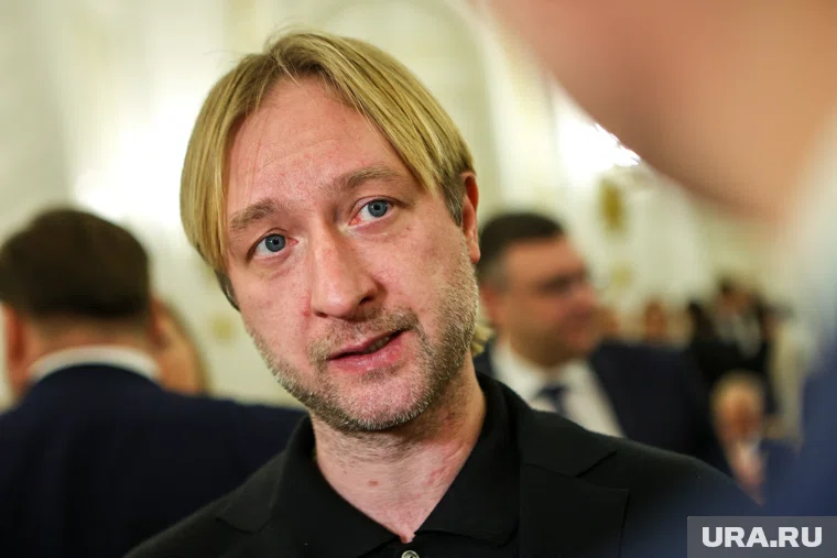 Плющенко опроверг информацию о тяжелом состоянии своего сына