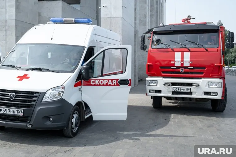 По данным очевидцев, на месте работают экстренные службы