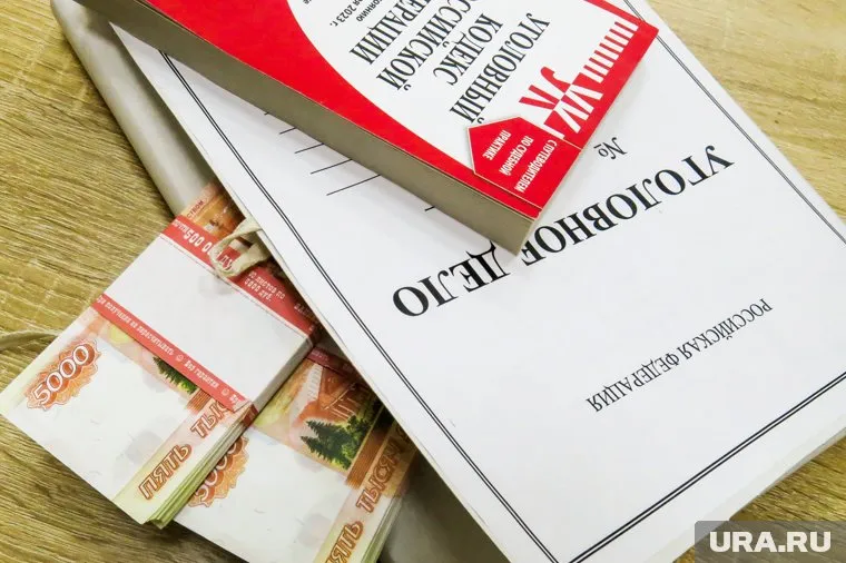 Специалист налоговой инспекции незаконно оформила налоговый вычет 300 мигрантам